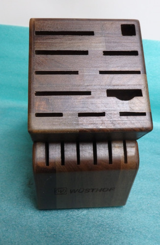 Wusthof used good 17 slot - good,